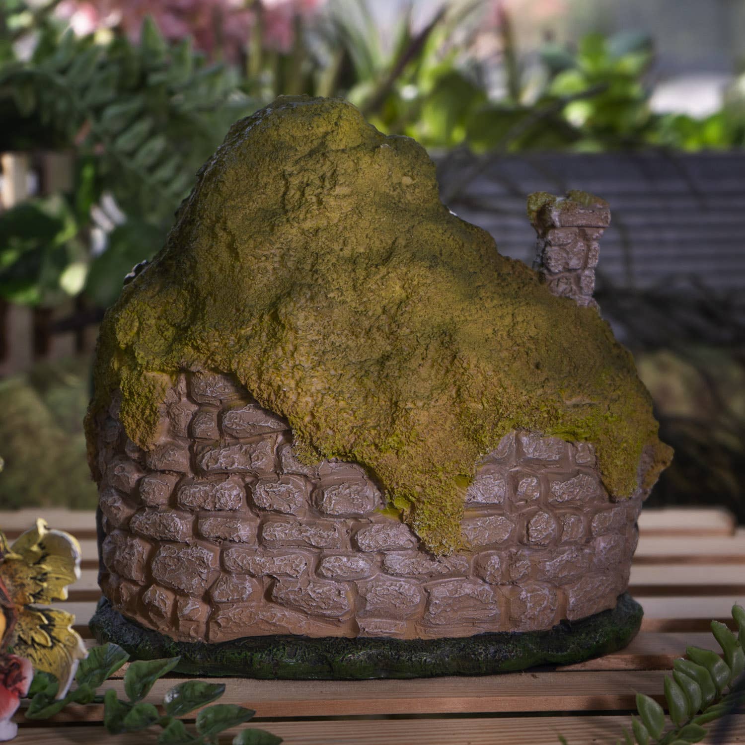 Fairy Cottage w Mossy Roof